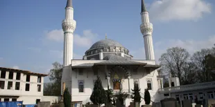 Masjid di Tengah Kuburan? Ada di Berlin!
