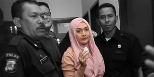 Masuk Rutan, Edies Adelia Bikin Warga Pondok Bambu Emosional