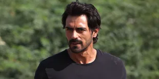 Mata Cedera Waktu Syuting, Arjun Rampal Sebut Dirinya Perompak