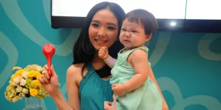 Mata Minus, Gisella Anastasia Hati-Hati Mengurus Baby Gempi