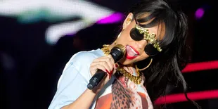 Mau Tahu Gaya Rambut Rihanna Yang Baru?