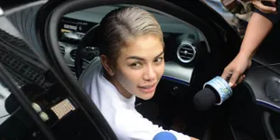Mau Umrah Bareng, Nikita Mirzani dan Dipo Latief Sudah Nikah?