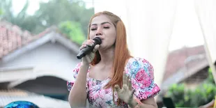 Mawar Kusuma Bintang Pantura Ditangkap Polisi Saat Sedang Menyuntik di Mobil
