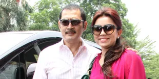 Mayangsari dan Suami Tampil Mesra di Resepsi Wisnu - Shireen
