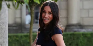 Meghan Markle Akhirnya Pamer Kaki Jenjang Lewat Mini Dress Ini