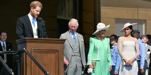 Meghan Markle Bantu Perbaiki Hubungan Renggang Pangeran Harry Dengan Ayahnya