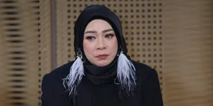 Melly Goeslaw Ceritakan Kronologi Pertama Kali Dirinya Memutuskan untuk Berhijab dan Hijrah