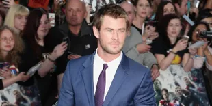 Membumi, Thor Layani Selfie Bareng Fans di Premier 'AVENGERS 2'