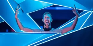 Menang di VMAs 2016, Calvin Harris Tak Sebut Nama Taylor Swift