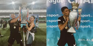 Menang Futsal, Ini 6 Potret Daffa Wardhana Didampingi Ariel Tatum - Angkat Piala Bersama