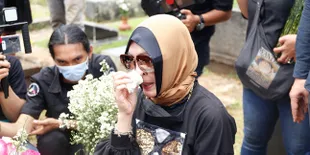 Menangis, Angelina Sondakh Pilih Rahasiakan Dalang Korupsi Hambalang Demi Keselamatan Keanu Massaid