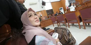 Menangis Terus Usai Bertemu Anak, Pembuluh Darah Mata Rey Utami Sampai Pecah
