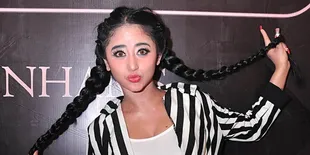 Menanti Dewi Perssik Bebas, Ibunda Berharap Mukjizat