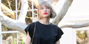 Mendadak Montok, Taylor Swift Pasang Implan Atau Hamil Sih?
