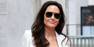 [FOTO] Mengajar S2 Untuk Pertama Kalinya, Angelina Jolie Grogi