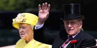 Mengaku Menyesal, Pangeran Philip Meminta Maaf Pada Korban Tabrakannya