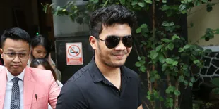 Mengaku Sempat Protes Ketika Lakukan Adegan Syur Ketika Proses Syuting Film Kramat Tunggak, Bima Prawira: Mereka Meyakinkan