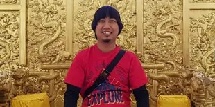 Mengaku Trauma, Ade Jigo Berusaha Kuat di Depan Anak-Anak