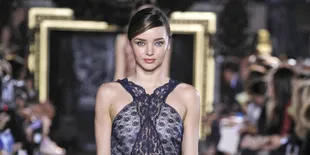 Mengejutkan! Miranda Kerr Akui Dirinya Biseksual
