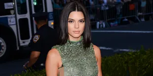 Mengharukan! Inilah Tribut Spesial Kendall Jenner Untuk Ayahnya