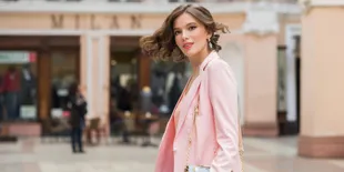 Mengintip Gaya Fashion Serba Pink ala Idol Korea, Inspirasi Tampil Cute dan Feminin
