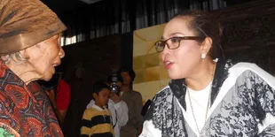 Menikah, Nunung Srimulat Undang Para Pejabat