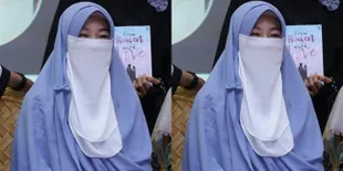 Merasa Tak Pantas Dipanggil Ustazah, Larissa Chou Enggan Menoleh