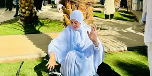 Merasa Terpanggil, Ratu Rizky Nabila Jalani Ibadah Umrah Seorang Diri Untuk Pertama Kali