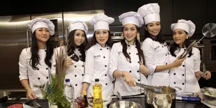 Meski Identik Dengan Imej Sosialita, Girlsquad Aktif Adakan Charity