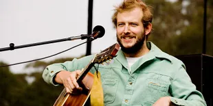 Meski Pernah Menang, Bon Iver Masih Benci Grammy Awards