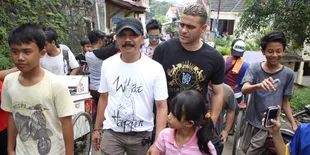 Meski Sering Kebanjiran, Orang Tua Oppie Kumis Ogah Jual Rumah