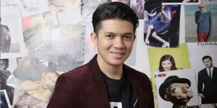 Meski Singkat, Video Irwansyah Sedang Ngaji Ini Bikin Hati Teduh