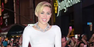 Mesra Dengan Wanita, Miley Cyrus Biseksual?