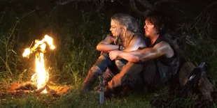 Mesra di 'THE WALKING DEAD', 2 Seleb Ini Ternyata Tak Pacaran