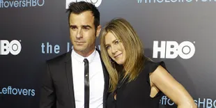 Mesranya... Jennifer Aniston - Justin Theroux Tertangkap Ciuman