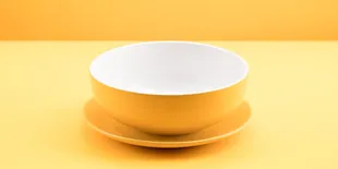 Metode Unik Menghilangkan Stiker Label di Mangkuk dengan Cepat, Simak Triknya