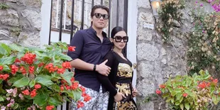 Mewah, Syahrini Sarapan Bubur Ayam di Atas Jet Pribadi Bareng Reino Barack