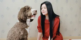 Michelle Chen Tampil Memukau di Pemotretan Majalah VOGUE China, Angkat Tema Romansa Modern