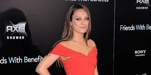 Mila Kunis Raih Gelar Wanita Terseksi Sejagad (Lagi)!