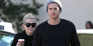 Miley Cyrus &#38; Liam Hemsworth Terungkap Ciuman, Resmi Balikan?