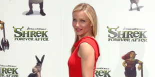 Miliki Cantiknya Warna Rambut Pirang Ala Selebritis Hollywood