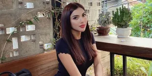 Millen Cyrus Posting Foto Braless, Netizen Malah Fokus ke Wajahnya