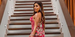 Millen Cyrus Unggah Foto Cantik Saat Liburan, Netizen Malah Salah Fokus ke Bagian Tumit