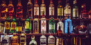 Minum Alkohol, Kenali Risiko Kanker yang Mengintai!