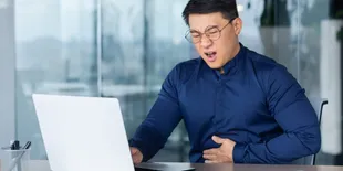 Minum Sido Muncul Natural Sari Kunyit Plus, Biar Gangguan Pencernaan Tak Muncul Lagi