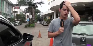 Mobil Ciccio Manassero Rusak Gara-Gara Ditabrak Truk