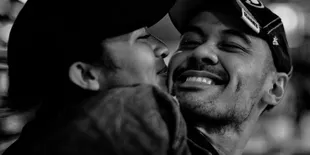 Momen Ciuman Pertama Chicco Jerikho dan Putri Marino Setelah Ucapkan Janji Suci