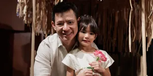 Momen Hangat David Herbowo Mantan Suami Shandy Aulia Hadiri Pentas Seni Claire