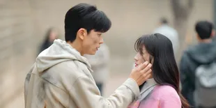 Momen Manis di "No Tail to Tell", Kim Hye Yoon Mulai Tersentuh oleh Gesture Romantis Lomon