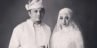 Momen Manis Laudya Cynthia Bella Usai Akad, Tunggui Engku Emran Salat